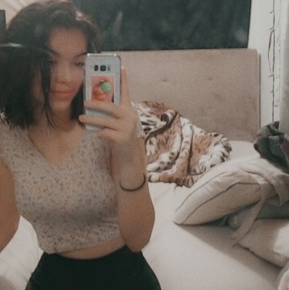 Meet your Posher, Trinity - Picture 1 of 1